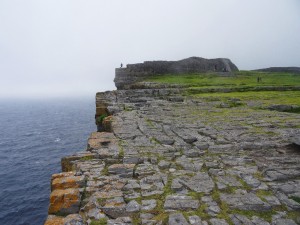 Some perspective of how the fort is situated at the edge of the cliffs